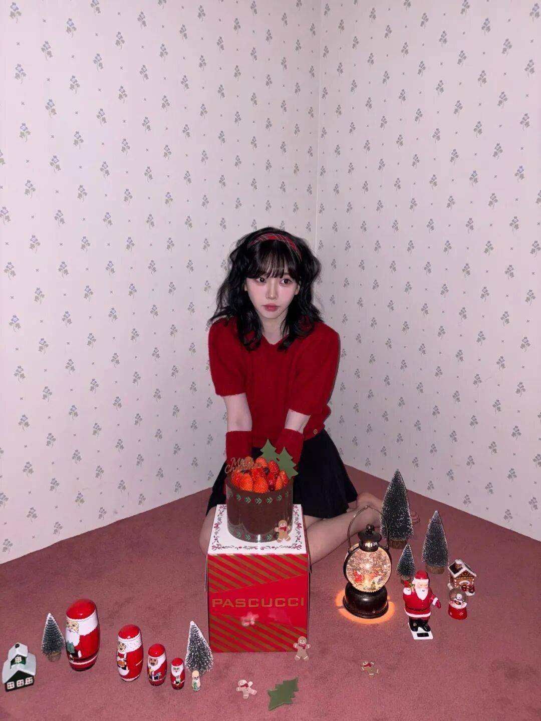 知名女团爱豆“圣诞祝福”造型引关注！