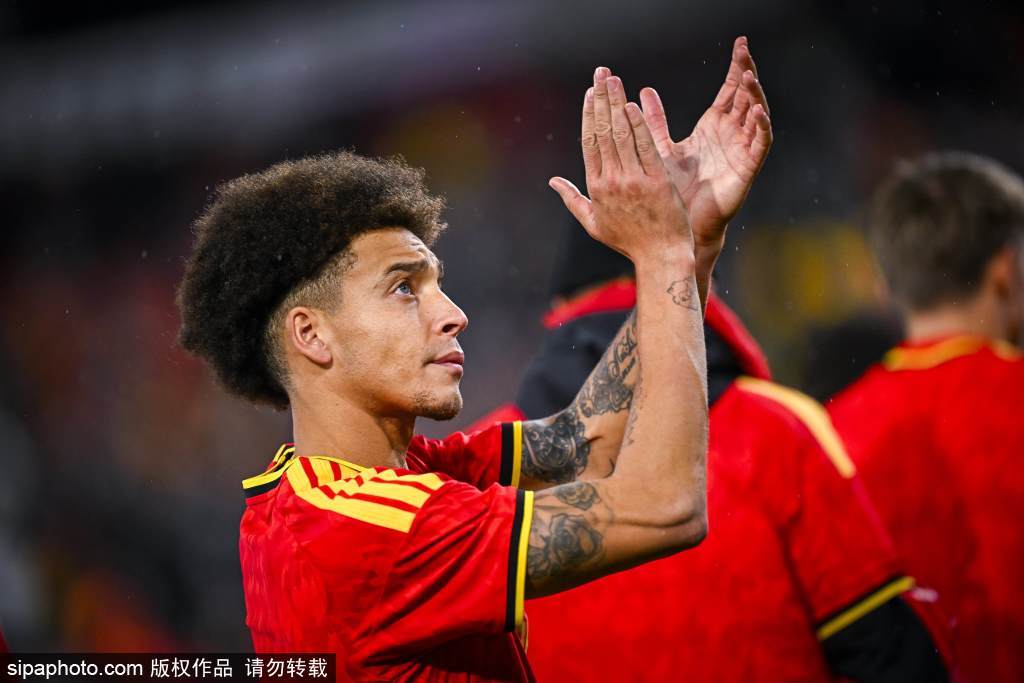 林良铭社媒庆祝足协杯夺冠：将ta的名字刻在了苏州，国安是冠军！