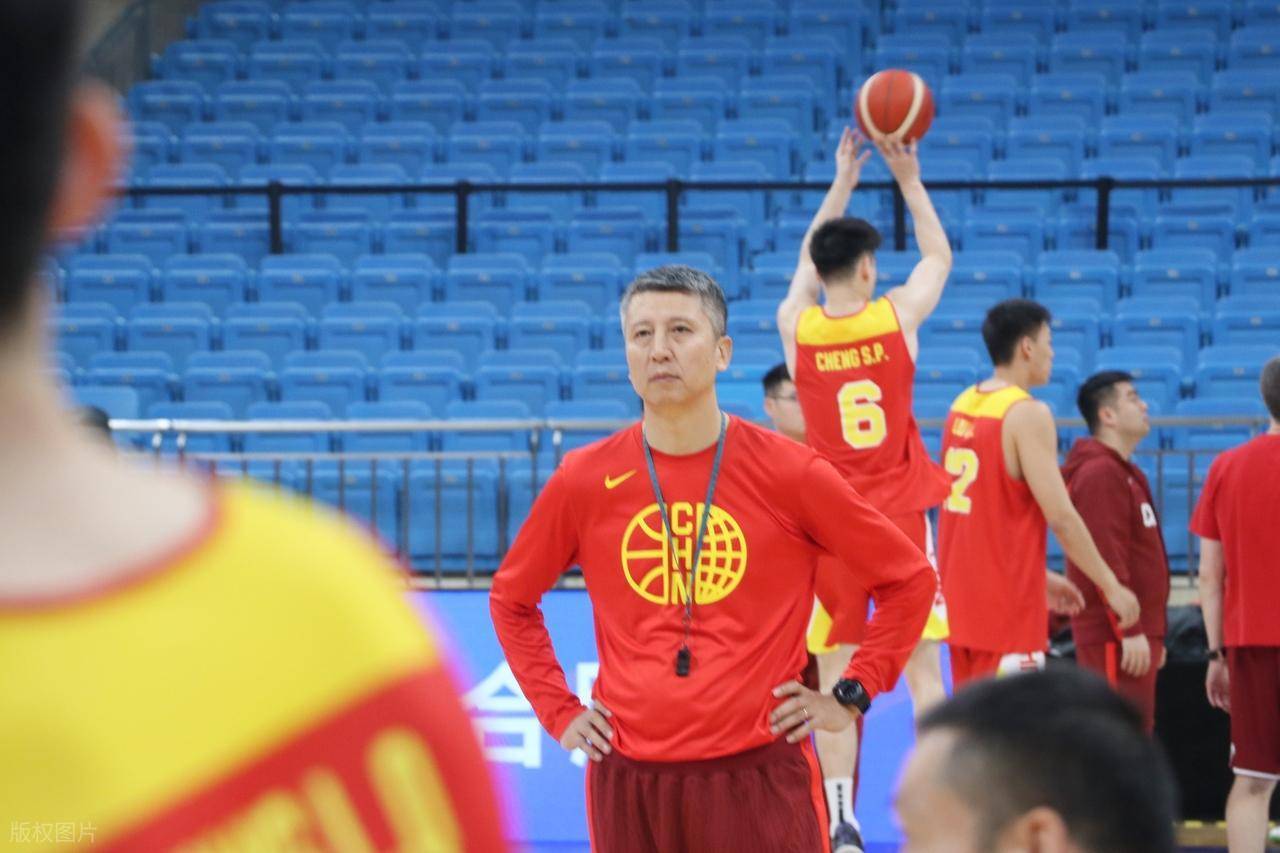 原创            世预赛：中国男篮客场再负韩国，郭士强还在装睡吗？