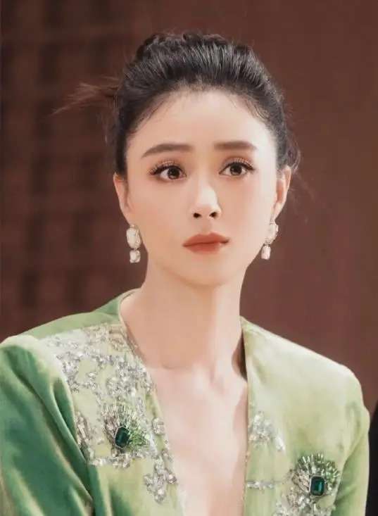 原创            七年反转！蒋欣《奔跑吧》冷脸获道歉：真性情与边界意识的胜利