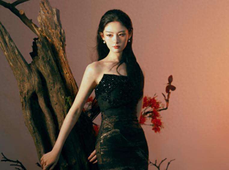 原创            于正还没捧红赵晴，却出现竞品，对方是自带优势的新疆艺人