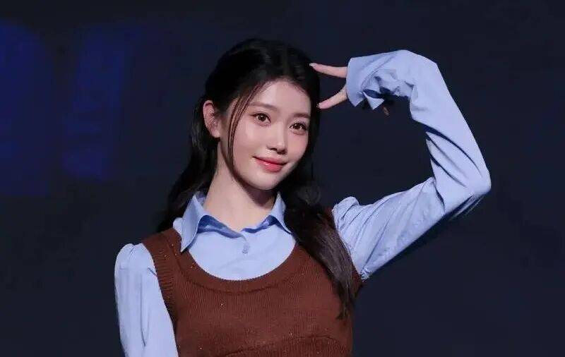 【2025.12.11】于谦动物园？鞠婧祎普通家庭？沈小婷近况？哈尼克孜和黄俊捷？费启鸣试镜？《枭起青壤》张铭恩？