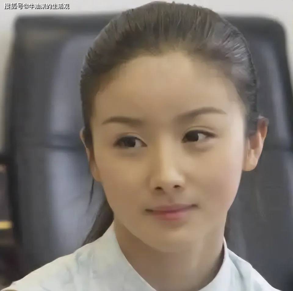 原创            44岁孙菲菲官宣离婚，离了4次才成功，10年丧偶式婚姻像囚笼