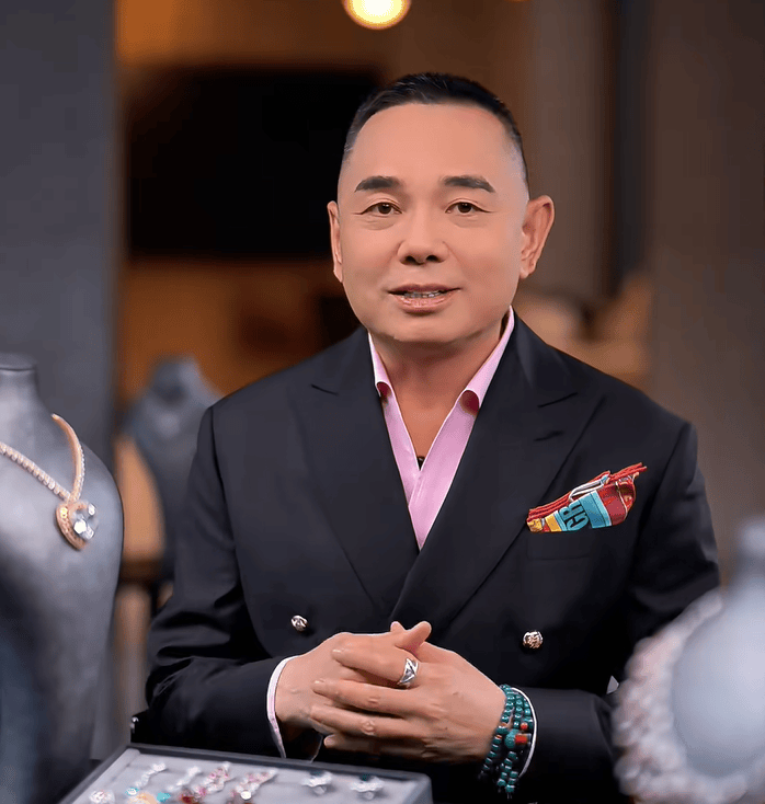 原创            曝李湘前夫因经济犯罪被抓！7天前才刚露过面，负债后开直播自救