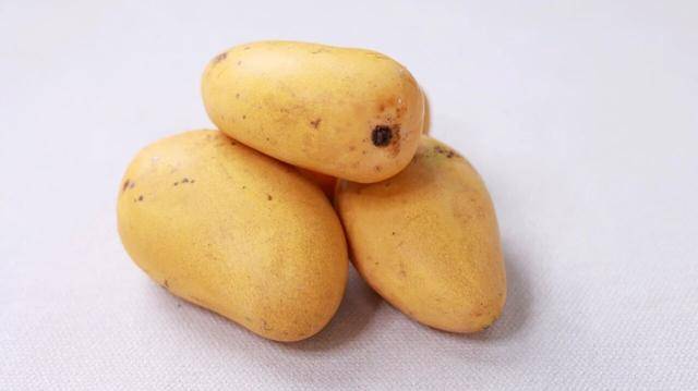 这些常见水果不宜搭配吃，部分人需警惕，轻则过敏呕吐、重可致死