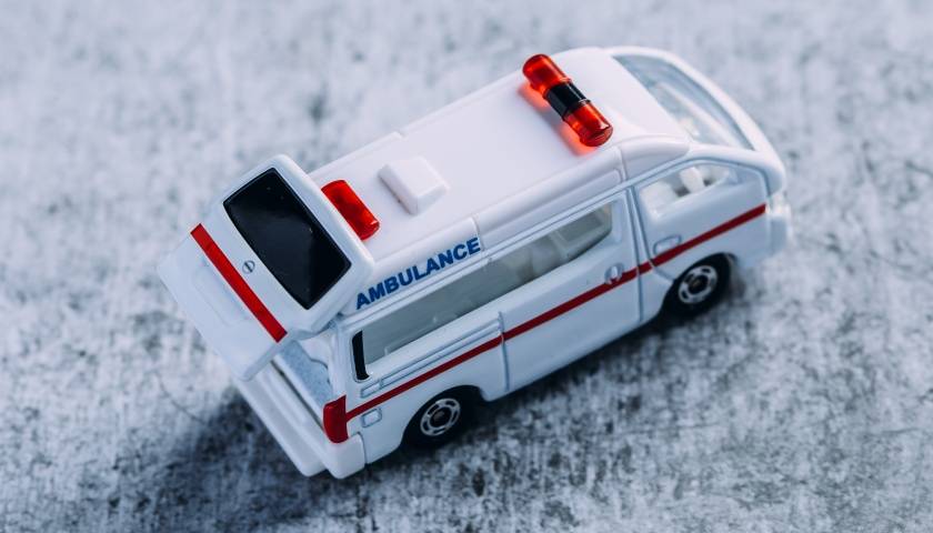 地方新闻精选 | “天价救护车”涉事医院被罚没8.7万 杭州一外卖员抓获抢夺珠宝店嫌犯