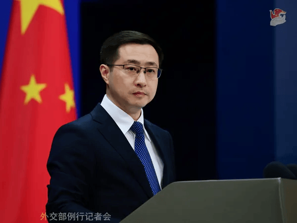 中国正在海上集结船只？中方回应