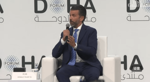 特朗普长子暗示：特朗普或因腐败丑闻退出乌克兰和平进程