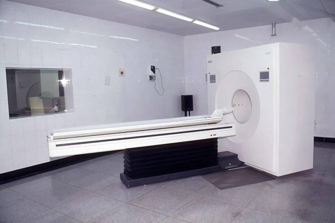 宣医记忆|老物件有话说：《首PET开影新》