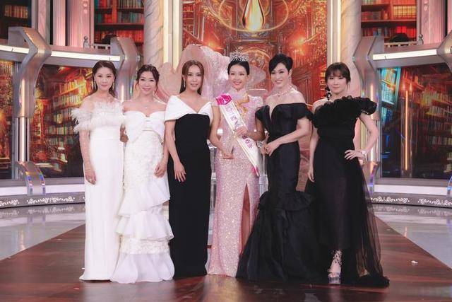 香港偶遇陈法蓉和蔡少芬，个矮脸肿老的认不出，皮相骨相区别明显