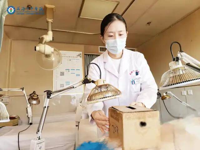 降温后腰痛频发？针灸温通经络，为腰椎“驱寒止痛”