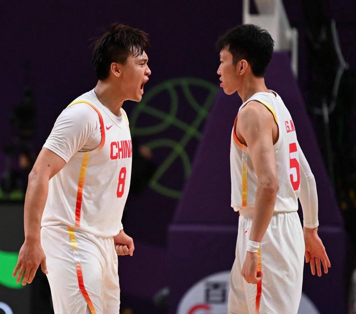 原创            这一夜，中国男篮的尊严，竟被体育总局无情撕裂