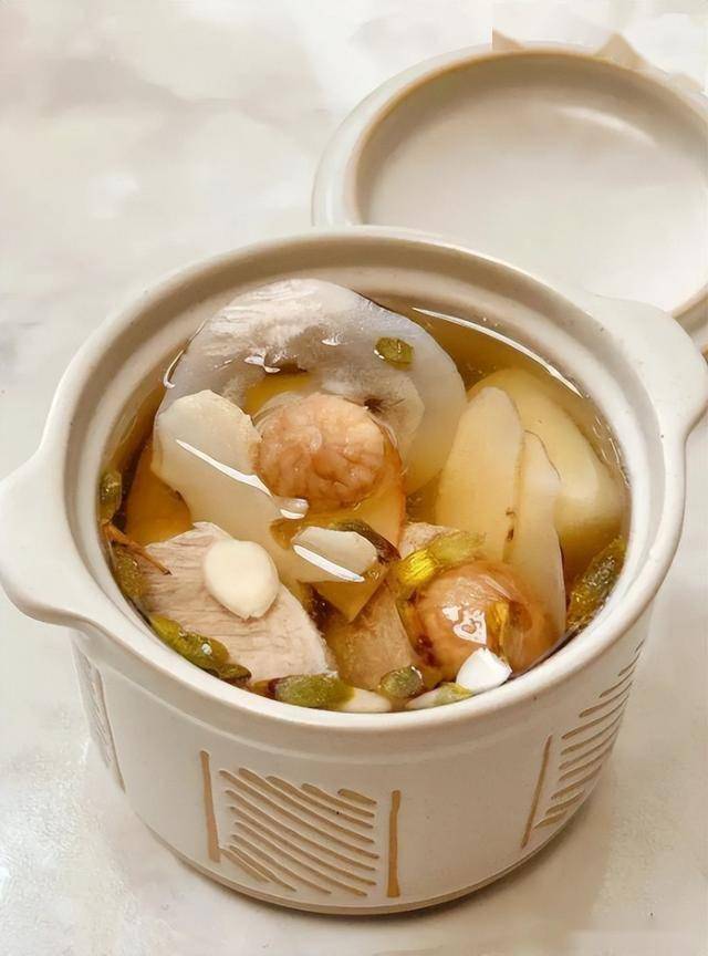 睡眠不好，多是肝火旺盛，晚餐常吃这四道菜，降肝火，助睡眠