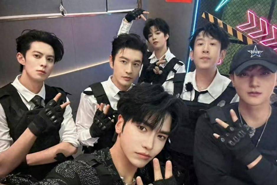 明明是同龄人，一个看着像20岁出头的小伙子，一个吃尽了生活的苦