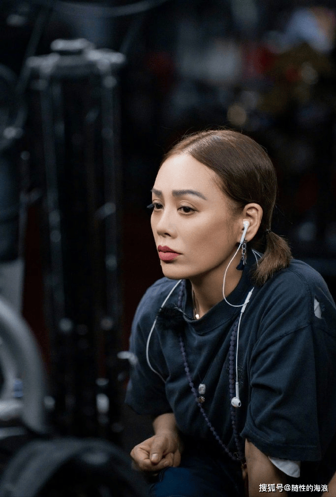 原创            争议拉满！宁静《一路繁花 2》直言张柏芝儿子 “全是赔钱货”，综艺玩笑没边界？