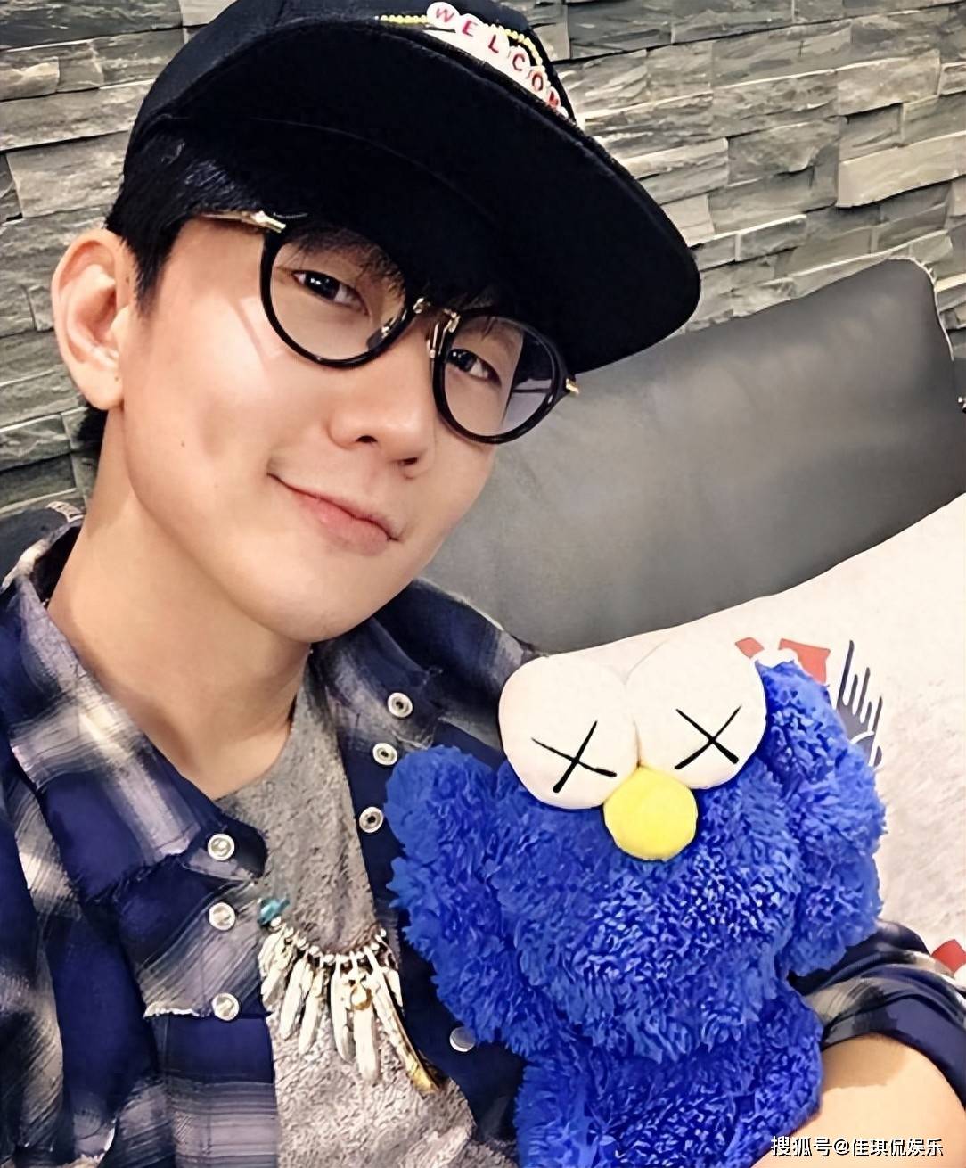 林俊杰官宣恋情仅2天，田馥甄甩掉大黑锅，陈妍希确实没说错