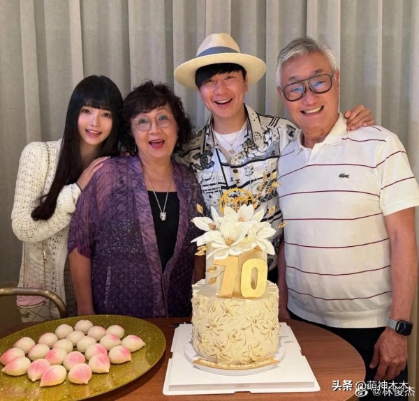 林俊杰终于官宣女友！晒全家福深情告白，女方小腹隆起疑似怀孕