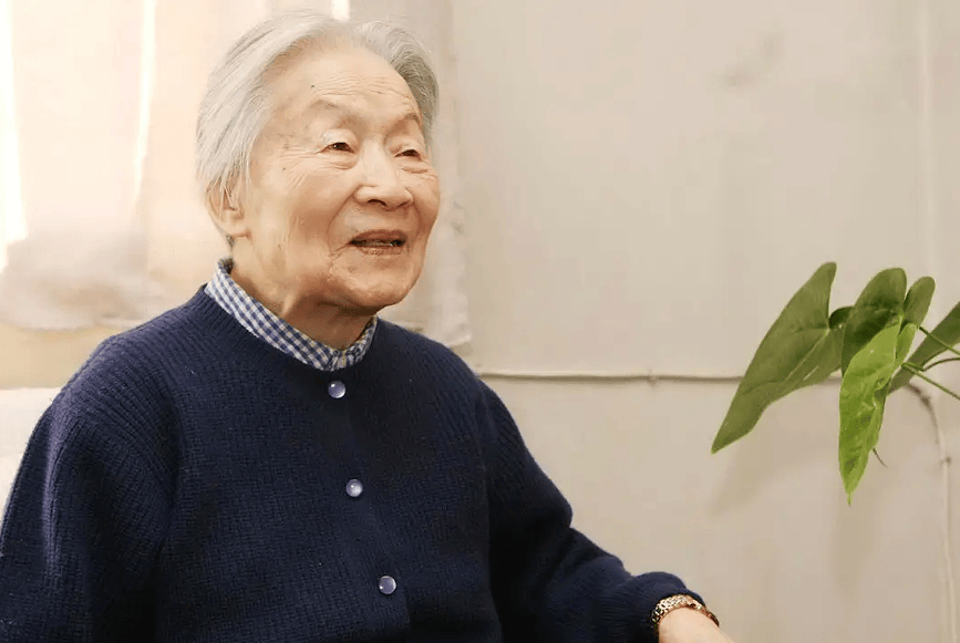 杨绛先生曾言：男人撩拨你，并非你魅力过人；男人不理你，并非因事太多