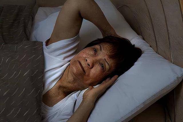 冬天，气血不足、睡眠不好的人，吃一碗芋头红豆沙来调理