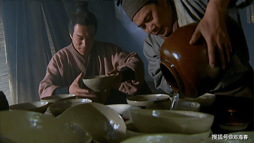 从景阳冈到快活林：解读武松的“可控醉酒”艺术