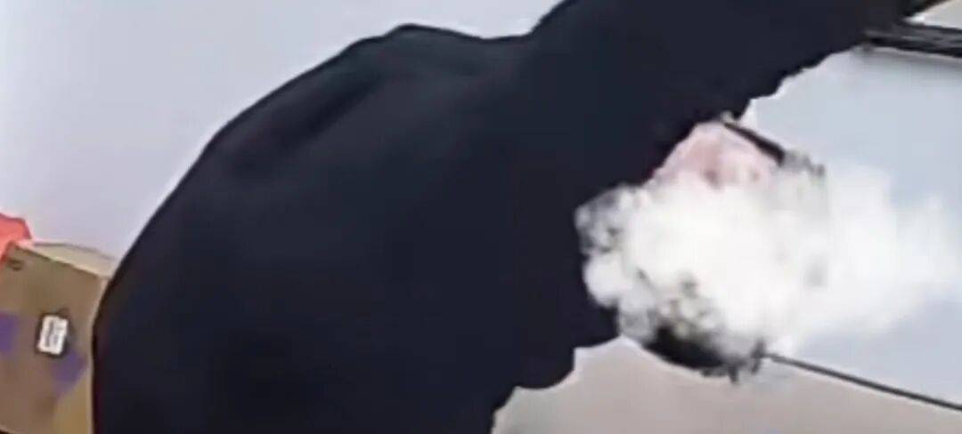 14岁男孩凌晨起床写作业，因一个动作突然失控晕倒！妈妈：已久坐约5小时