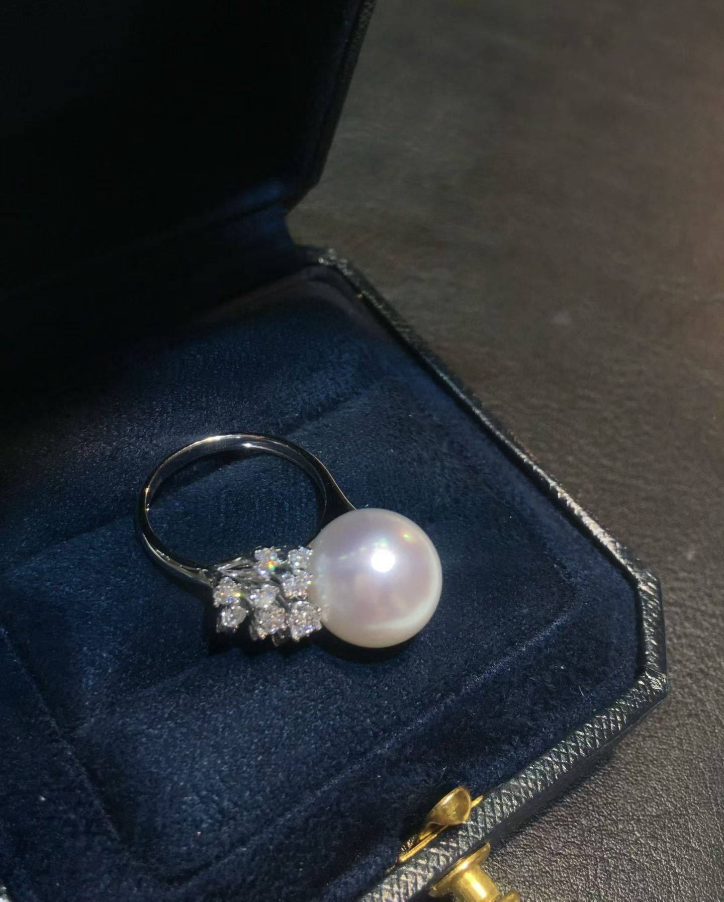 NEW，pt铂金 培育钻0.83ct，12-13mm极光澳白，珠光透亮，上手优雅，小奢华