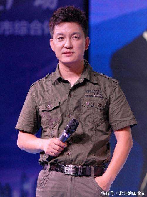 他凭《爸爸去哪儿》出名，却从村长变董事长，52岁发福变化大