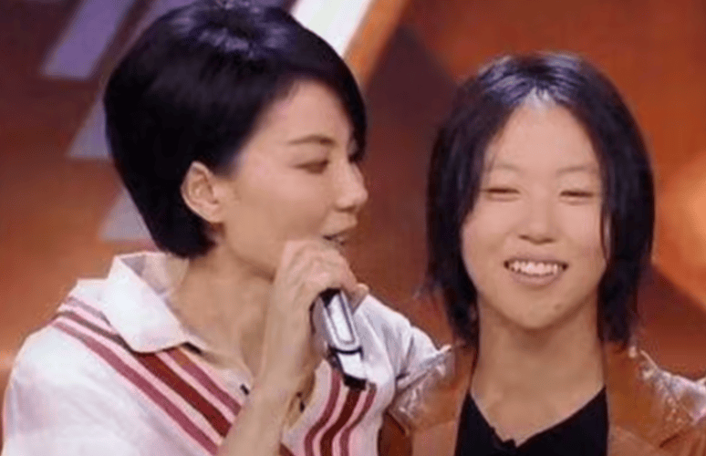 原创            王菲窦靖童 女承母业搭那英