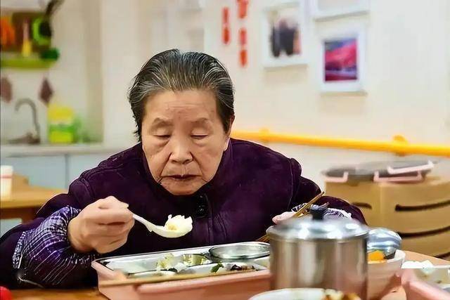 医生调查430名糖尿病人士，得出结论：血糖高的人，有5大共性