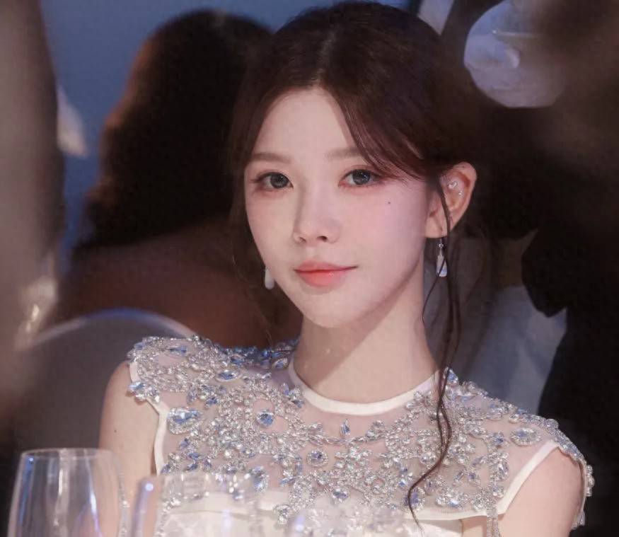 千万粉网红偷税被封禁，前几天就在光速掉粉，网友讽刺物以类聚