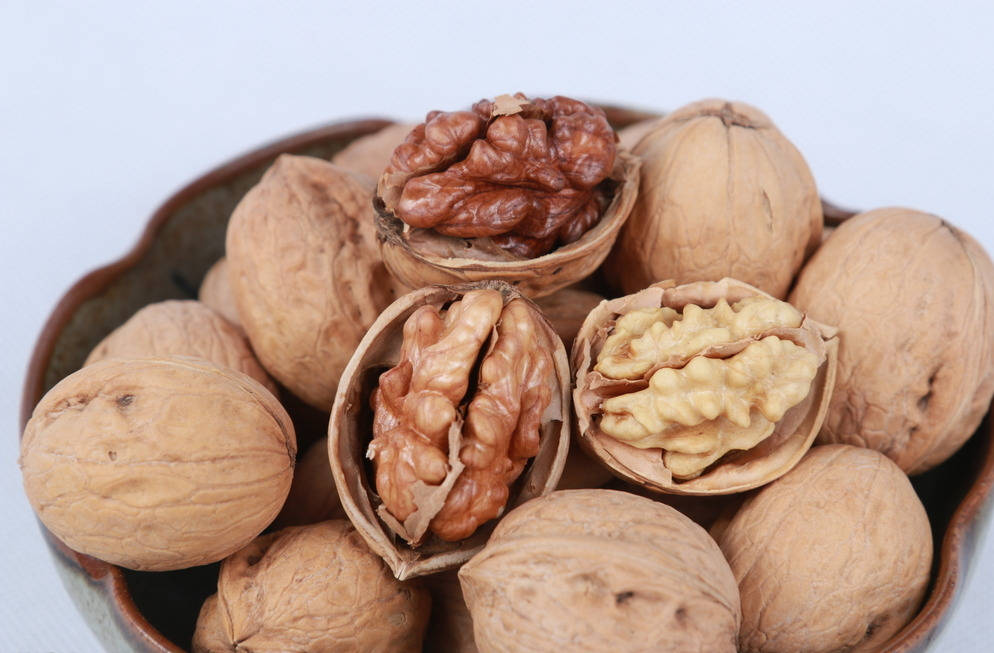原创            最适合老年人吃的10种坚果，香脆营养，对身体有好处，别不懂吃