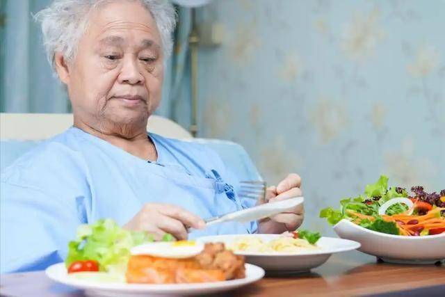 早饭常吃鸡蛋的人，身体会有什么改变？医生提醒：4种益处很明显