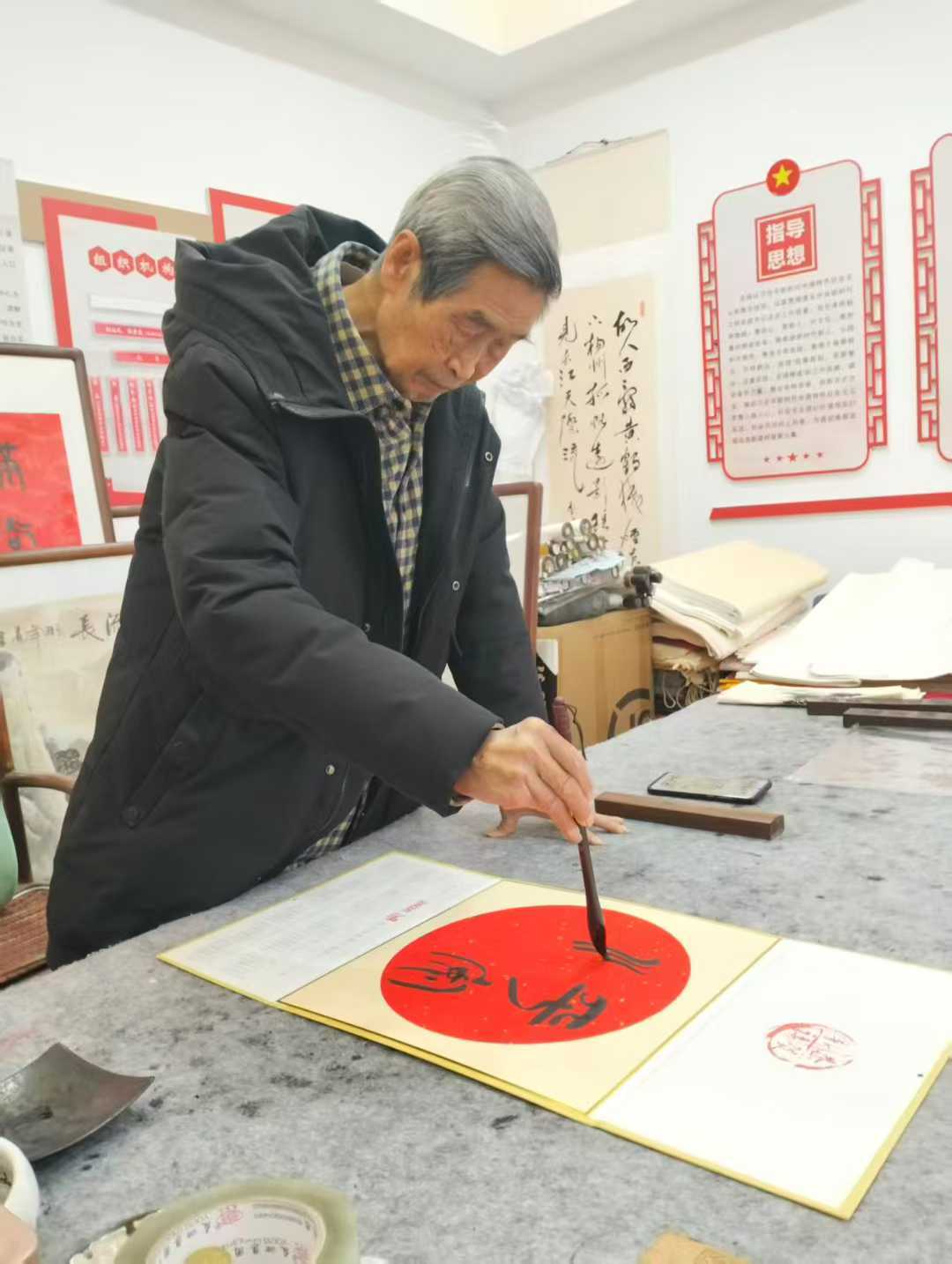 墨韵长流，春在毫端——记王丁戍先生书春挂历