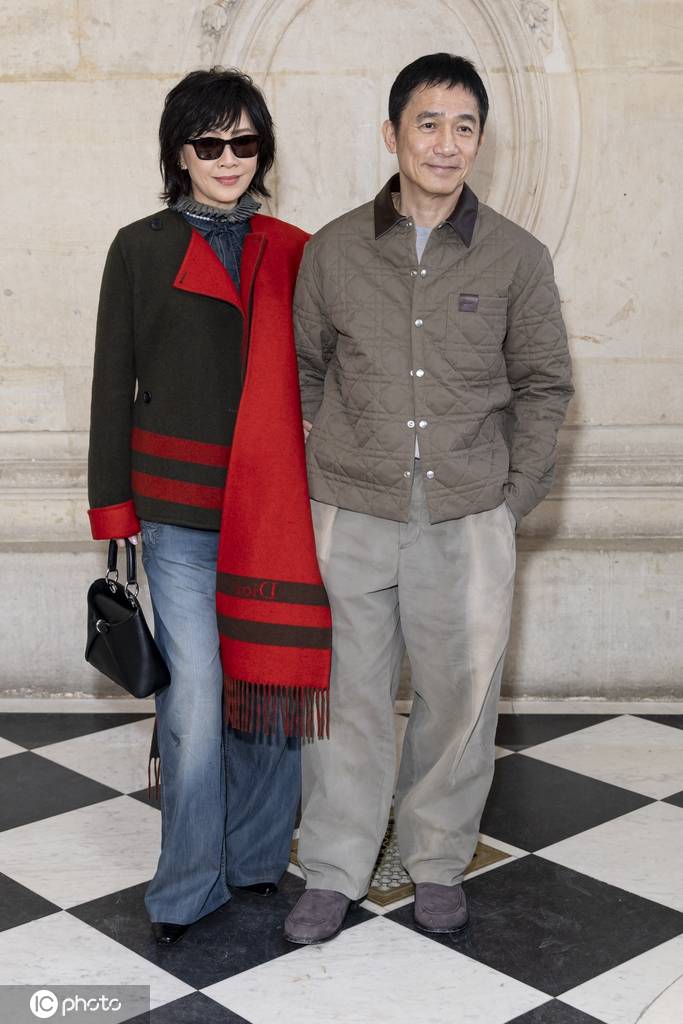 刘嘉玲、梁朝伟出席巴黎男装周Dior 2026秋冬男装秀