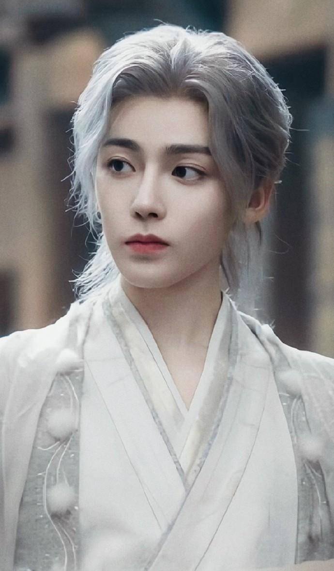 原创            侯明昊“破碎感”封神！《玉茗茶骨》大结局引爆热搜，看哭全网