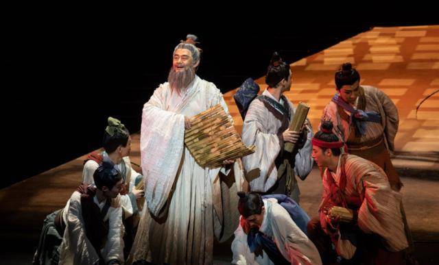 文言文那么难懂，古代的百姓是怎么交流的？他们说话也用文言文？
