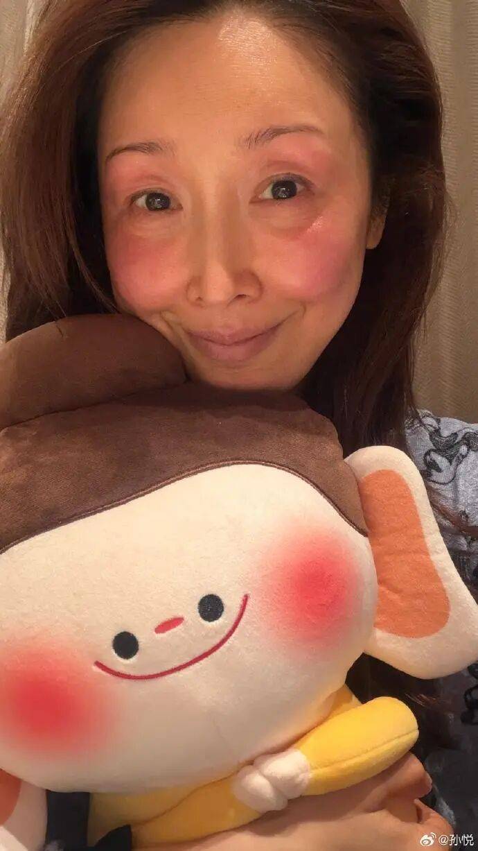 知名女歌手自曝：录春晚被冻伤！