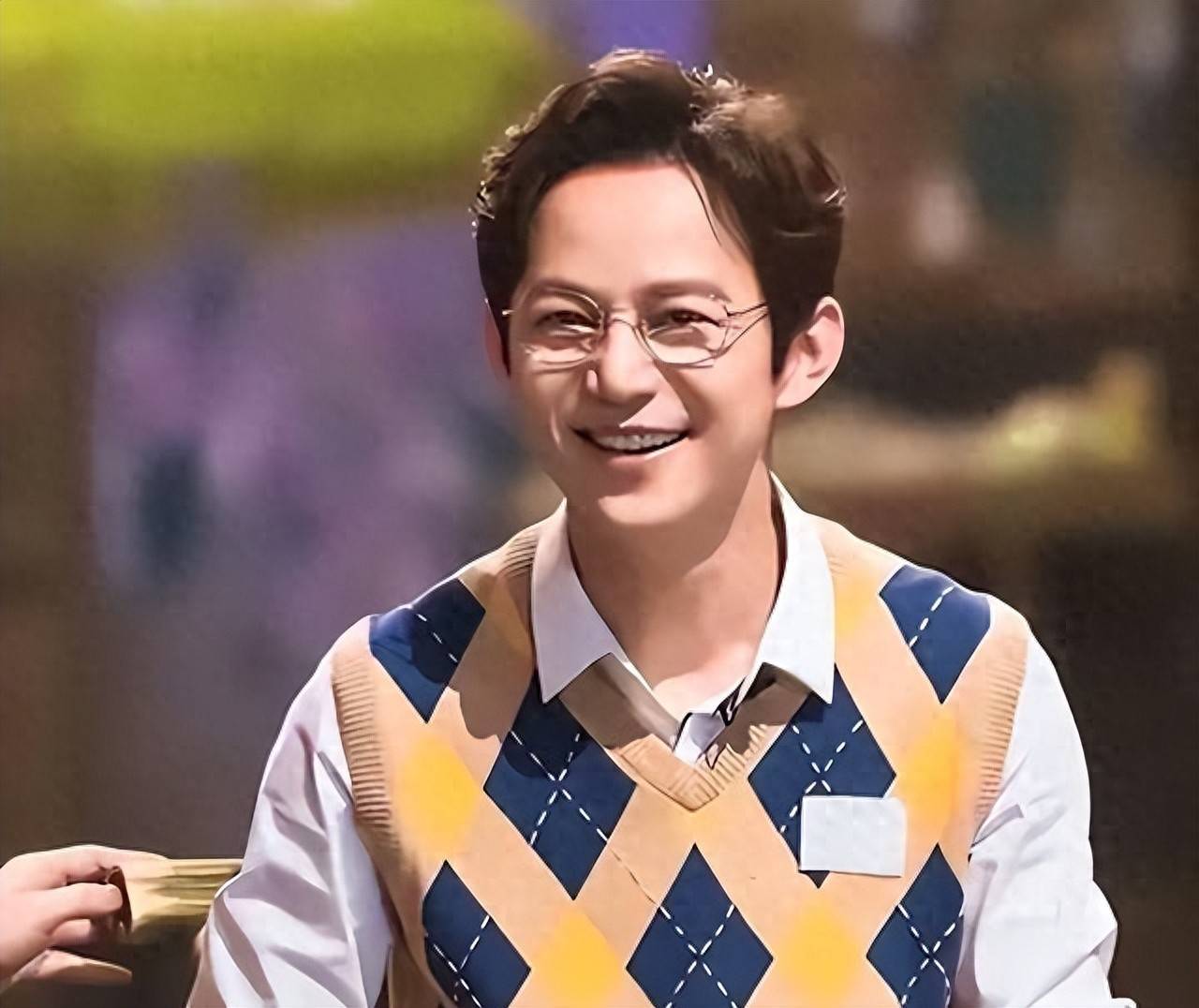 原创            世上没后悔药？无妻无子、与保姆相伴的何炅，走上了另外一条道路