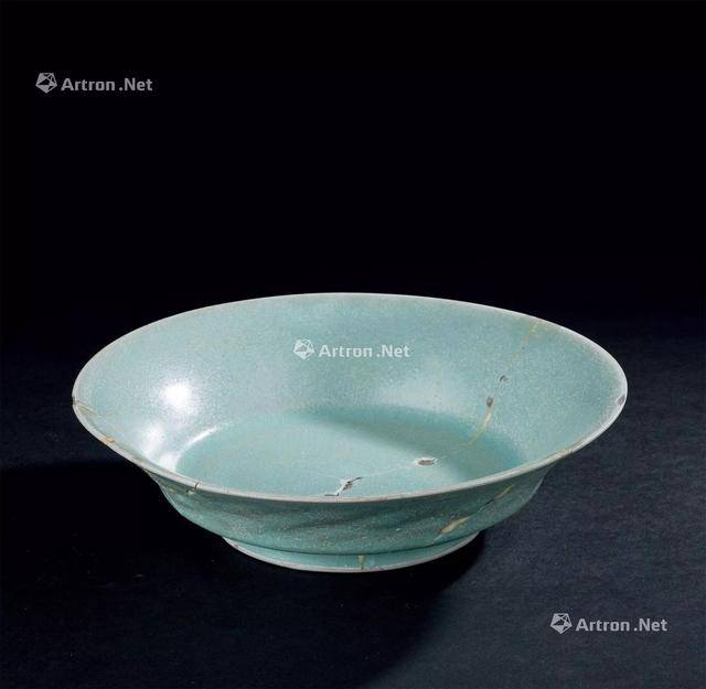 宋汝窑瓷器鉴定核心特征与判断标准