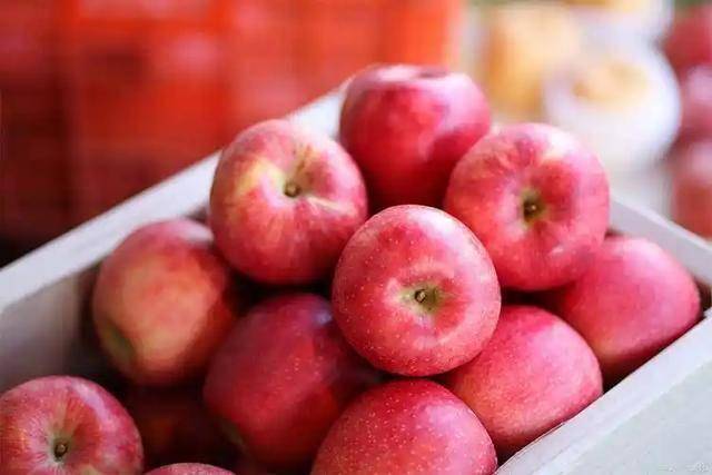 苹果是糖尿病的催化剂？医生再次提醒：不想血糖飙升，5物别多吃