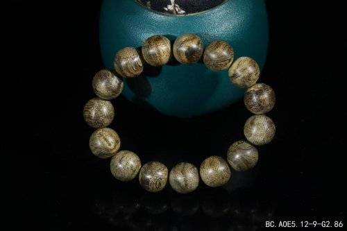 沉香挂件消费指南：体验与鉴赏并重