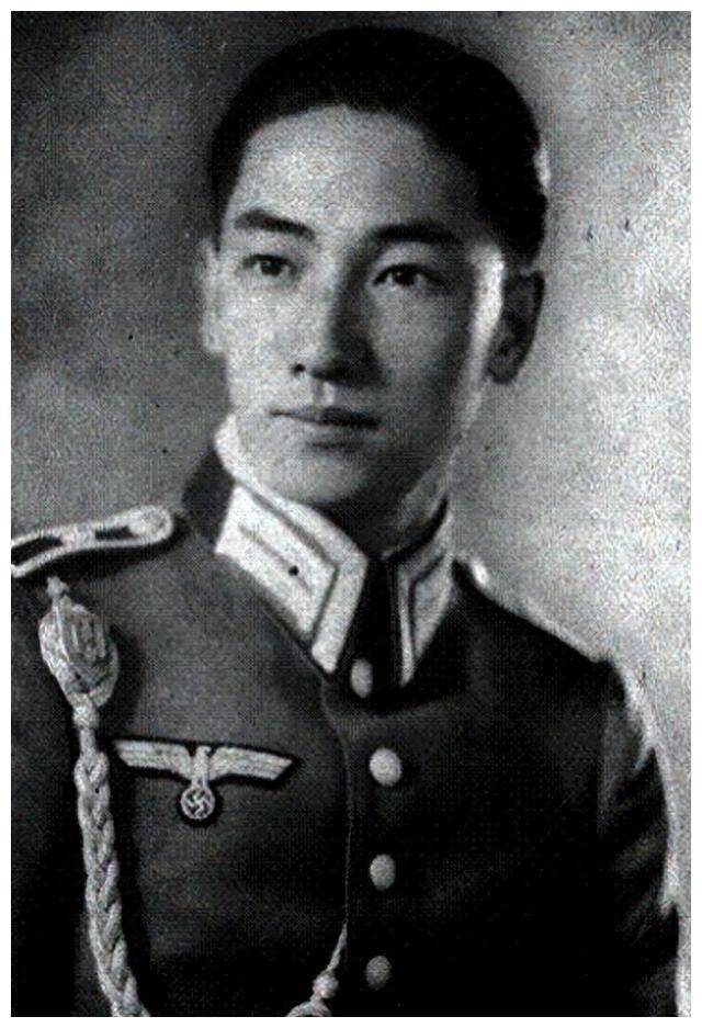 原创            蒋经国抗战期间为什么到赣南当专员？