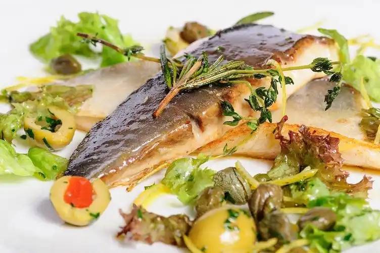 原创            建议中老年人，常吃8 种高不饱和脂肪酸食物，护心养肤还抗衰，轻松吃对