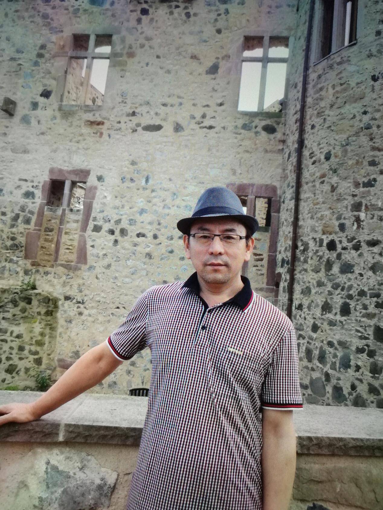 谭延桐超验绘画：于婆娑世界探赜索隐