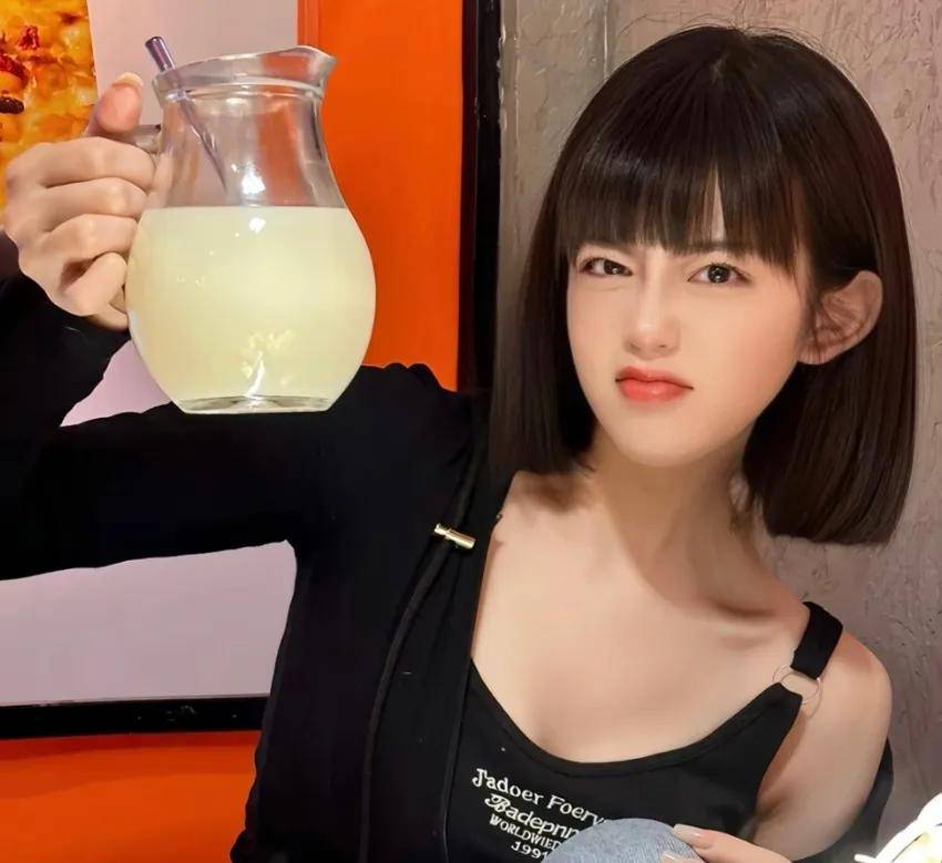 原创            网曝司晓迪去过妇幼保健院，网友怀疑她怀孕，上位失败突然爆发