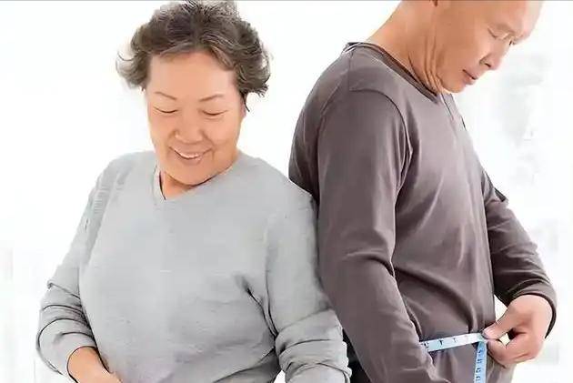 老年人太瘦对身体有害？医生：65岁上老人，体重最好保持在这个数