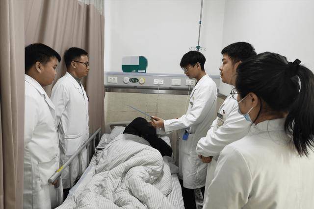 查出肝癌，不能吃花生？医生：大寒已至，少吃2白1黄，肝会感激你