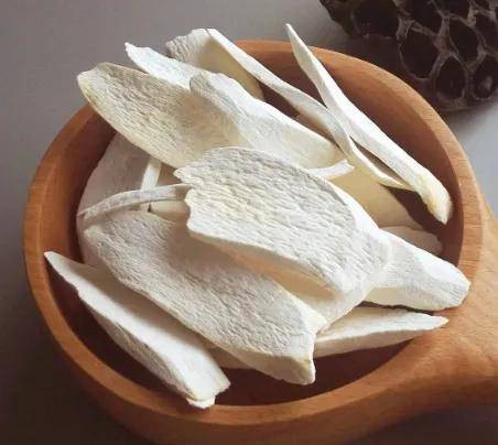 耳鸣可以吃桂圆和山药吗？