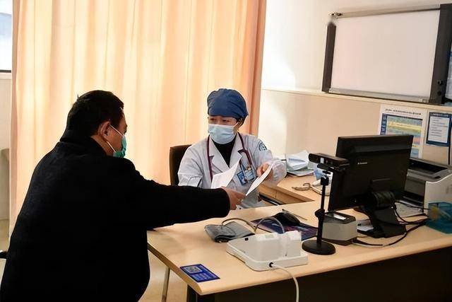 天气变冷，医生建议高血脂患者：宁可天天喝牛奶，也别忽视这5点