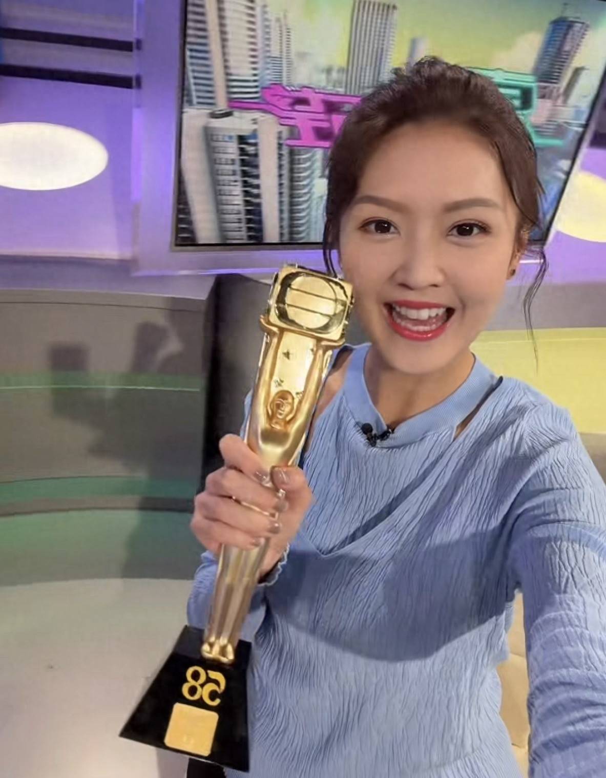 38岁港姐分手后搬出月租10万豪宅，住46平方米旧居，生活回归朴素